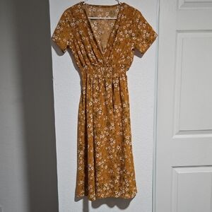 SHEIN Yellow V-Neck Sundress Casual Midi Short Sleeve Daisy Floral Small Mustard